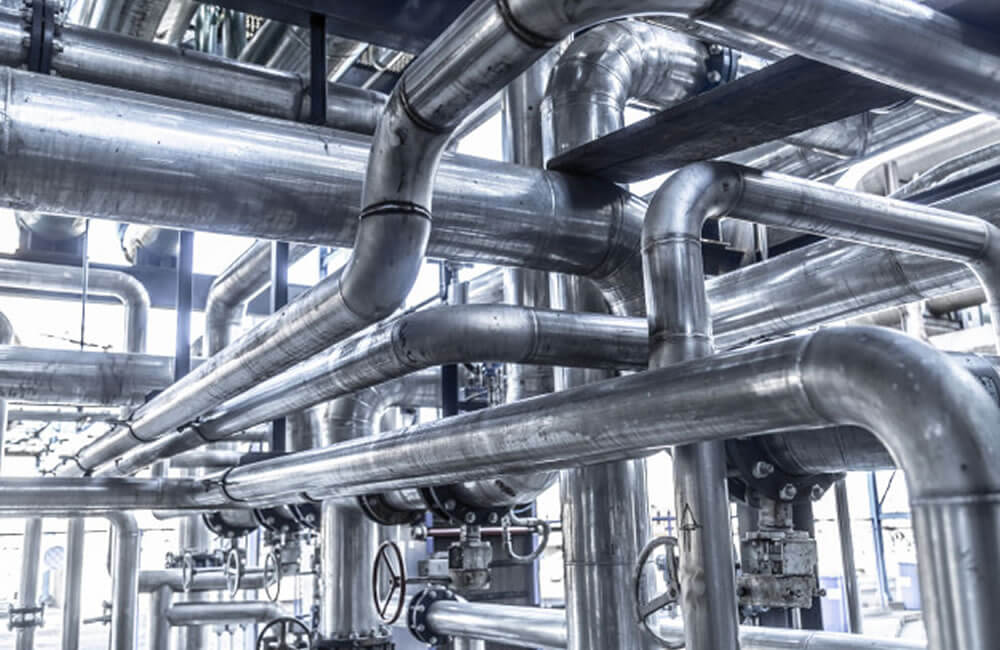 Instalación de tuberías en acero al carbono y acero inoxidable